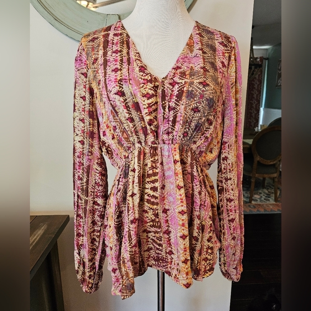 Savanna Jane Size Large Rayon V-neck Flowy Long Sleeve Top. Tribal Print